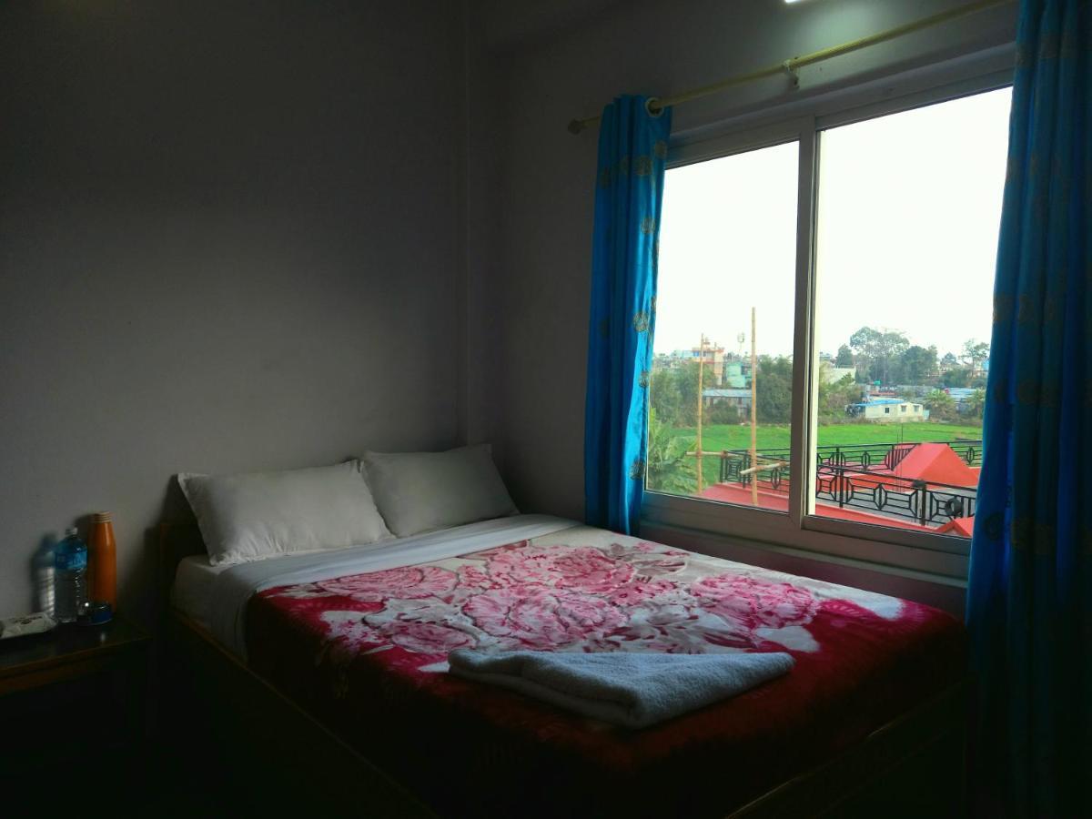 Hotel Aarjan And Restaurant 포카라 외부 사진