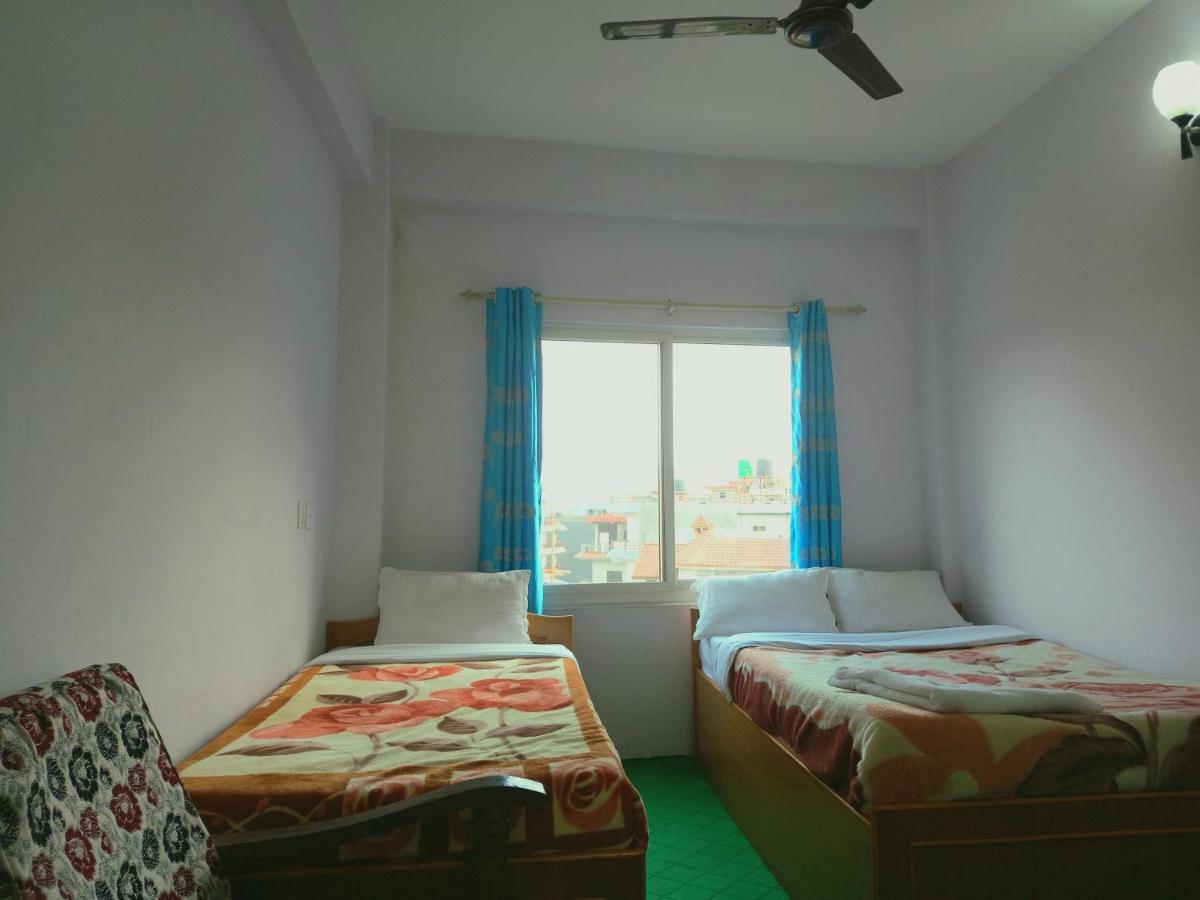 Hotel Aarjan And Restaurant 포카라 외부 사진