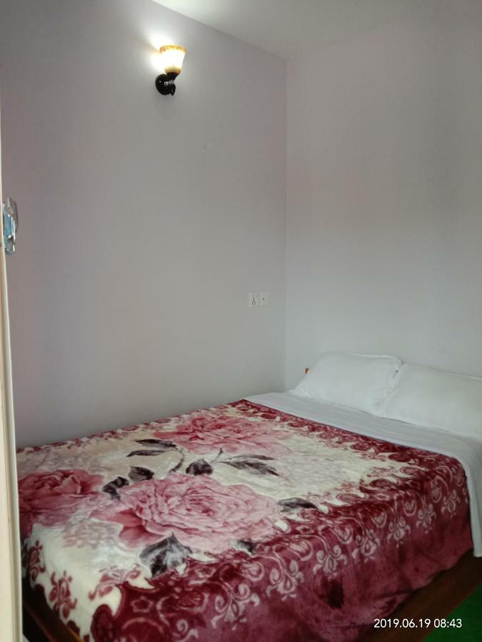 Hotel Aarjan And Restaurant 포카라 객실 사진