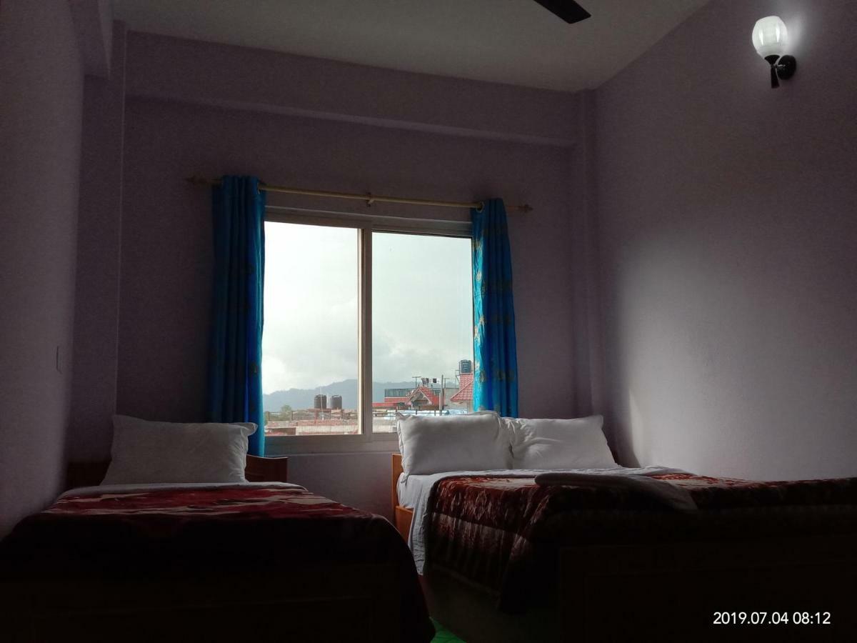 Hotel Aarjan And Restaurant 포카라 외부 사진