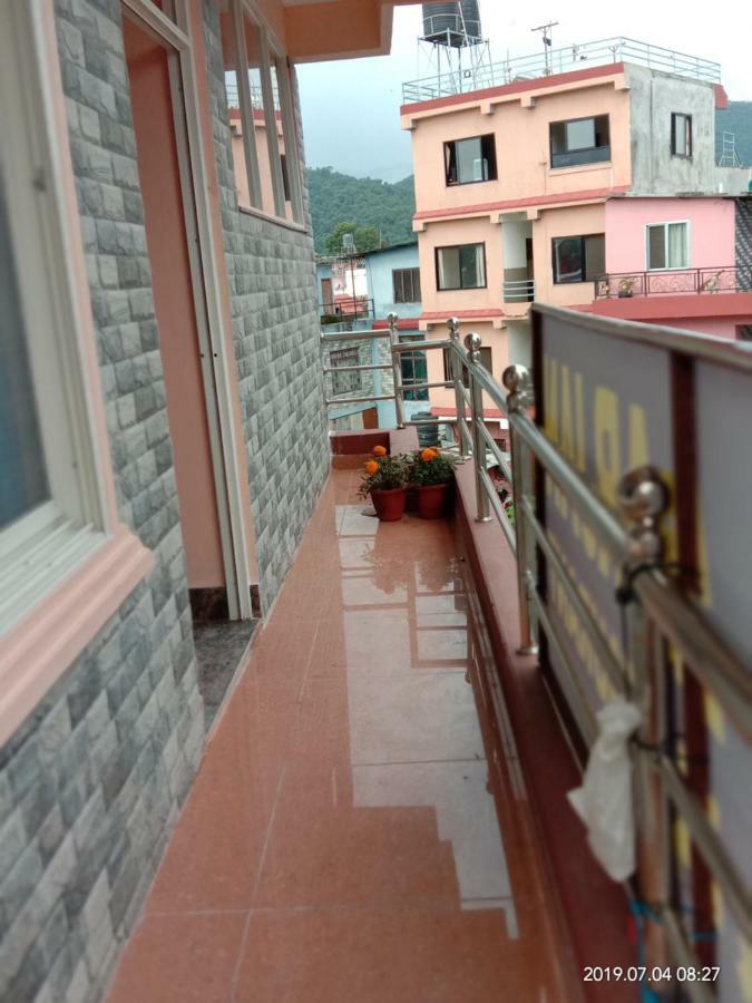 Hotel Aarjan And Restaurant 포카라 외부 사진