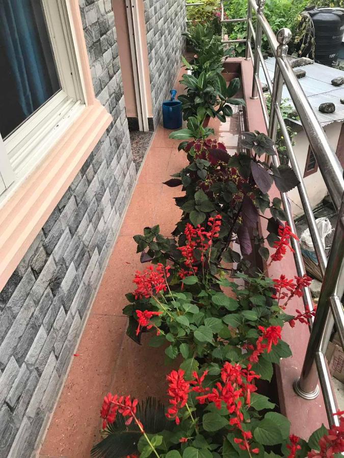 Hotel Aarjan And Restaurant 포카라 외부 사진